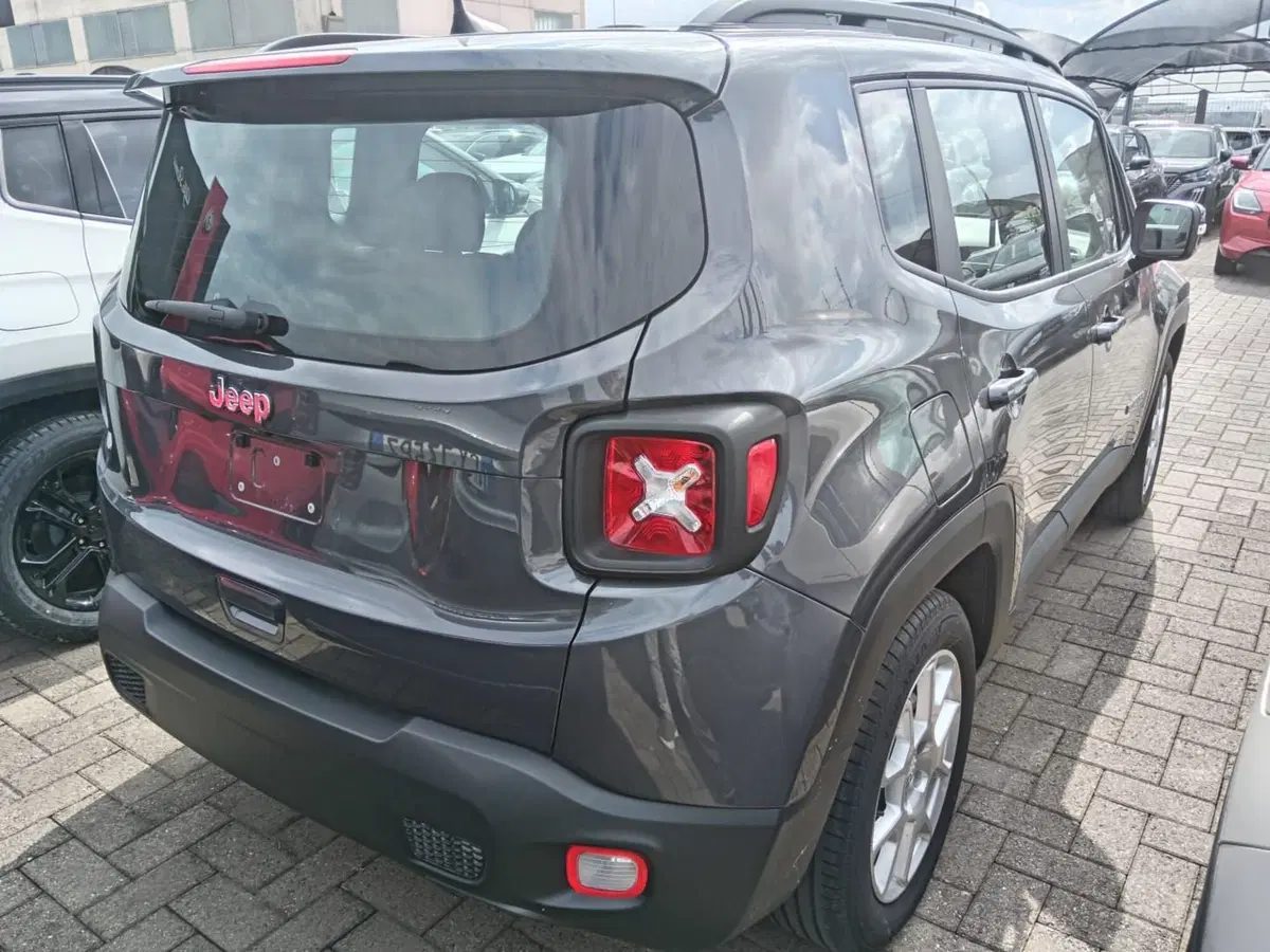Jeep Renegade nuova a Alessandria (3)