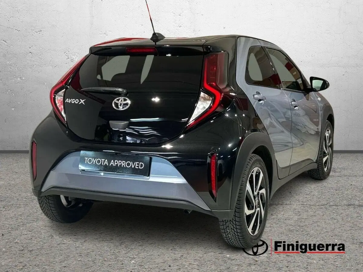 Toyota Aygo X usata a Lecco (4)