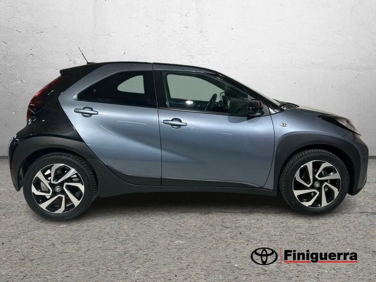 Toyota Aygo X usata a Lecco (5)