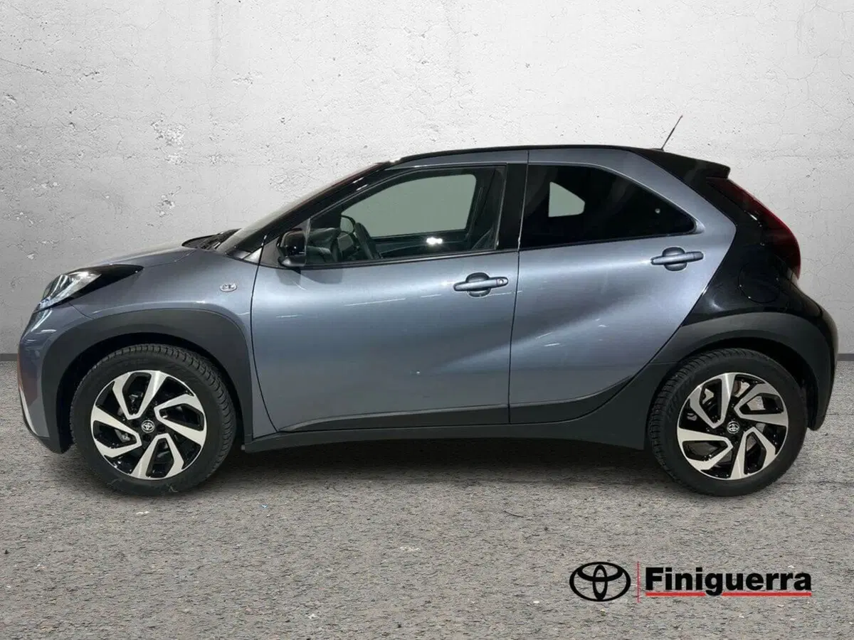 Toyota Aygo X usata a Lecco (6)