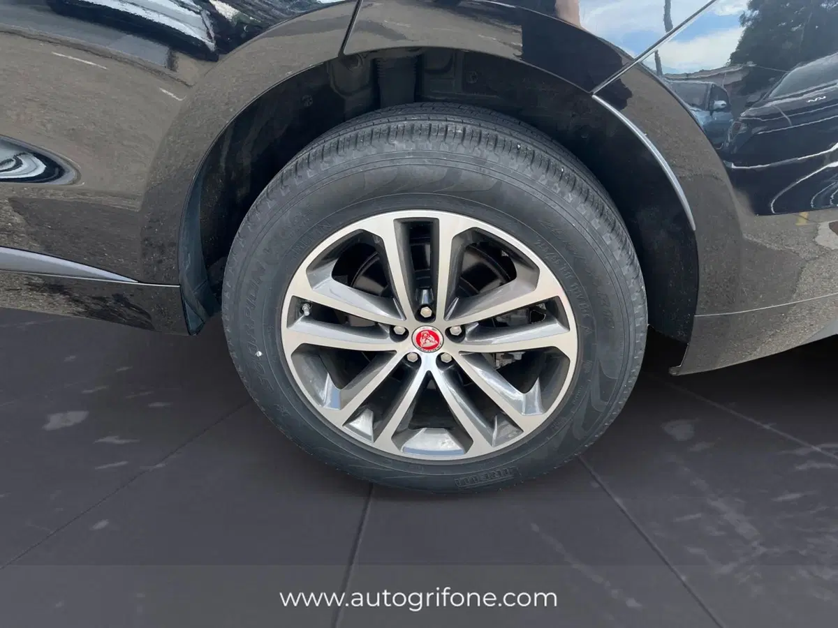 Jaguar F-Pace usata a Modena (14)