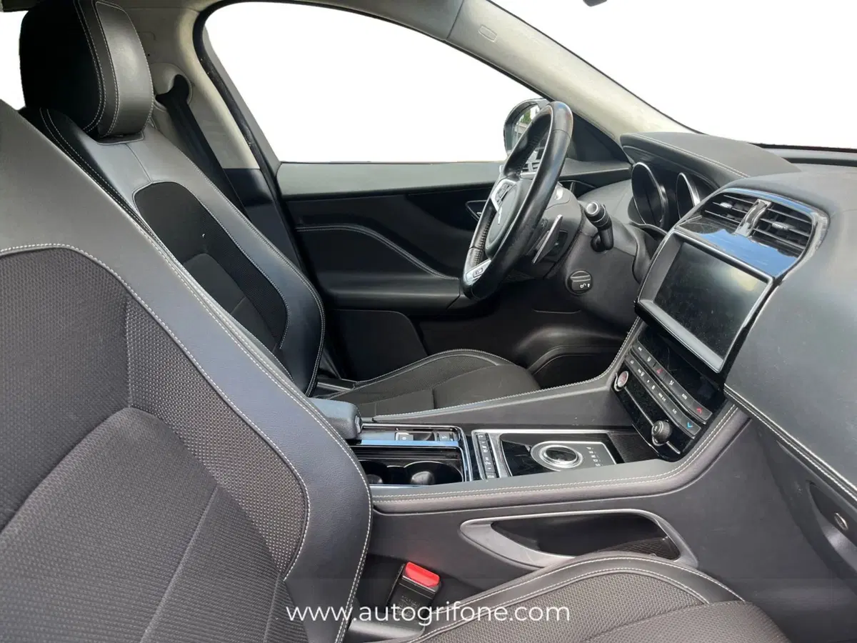 Jaguar F-Pace usata a Modena (15)