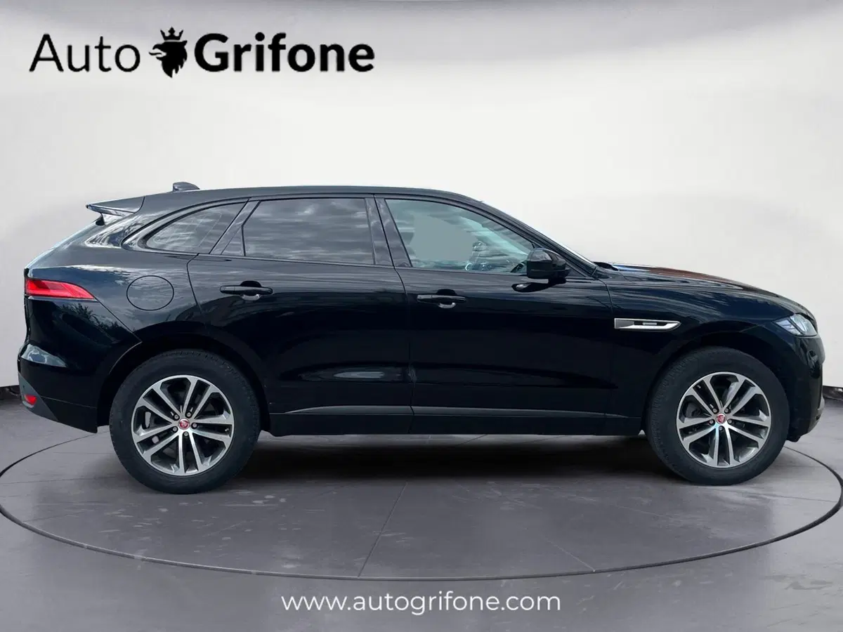 Jaguar F-Pace usata a Modena (6)