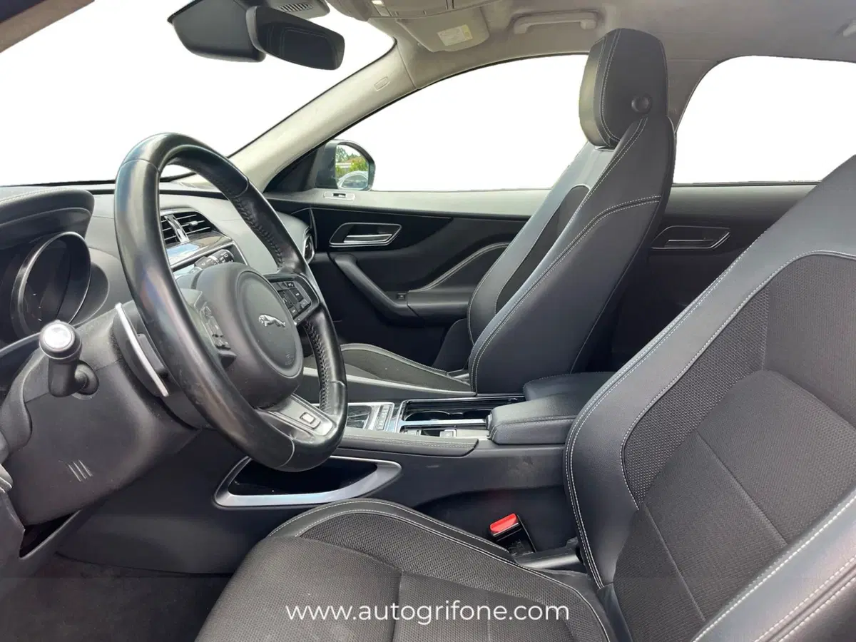Jaguar F-Pace usata a Modena (9)