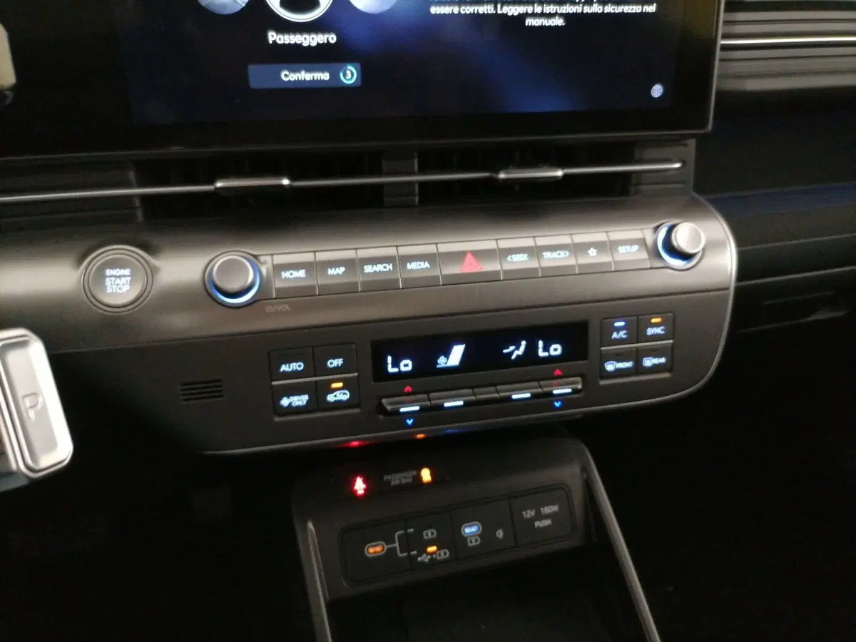 Hyundai Kona usata a Roma (14)