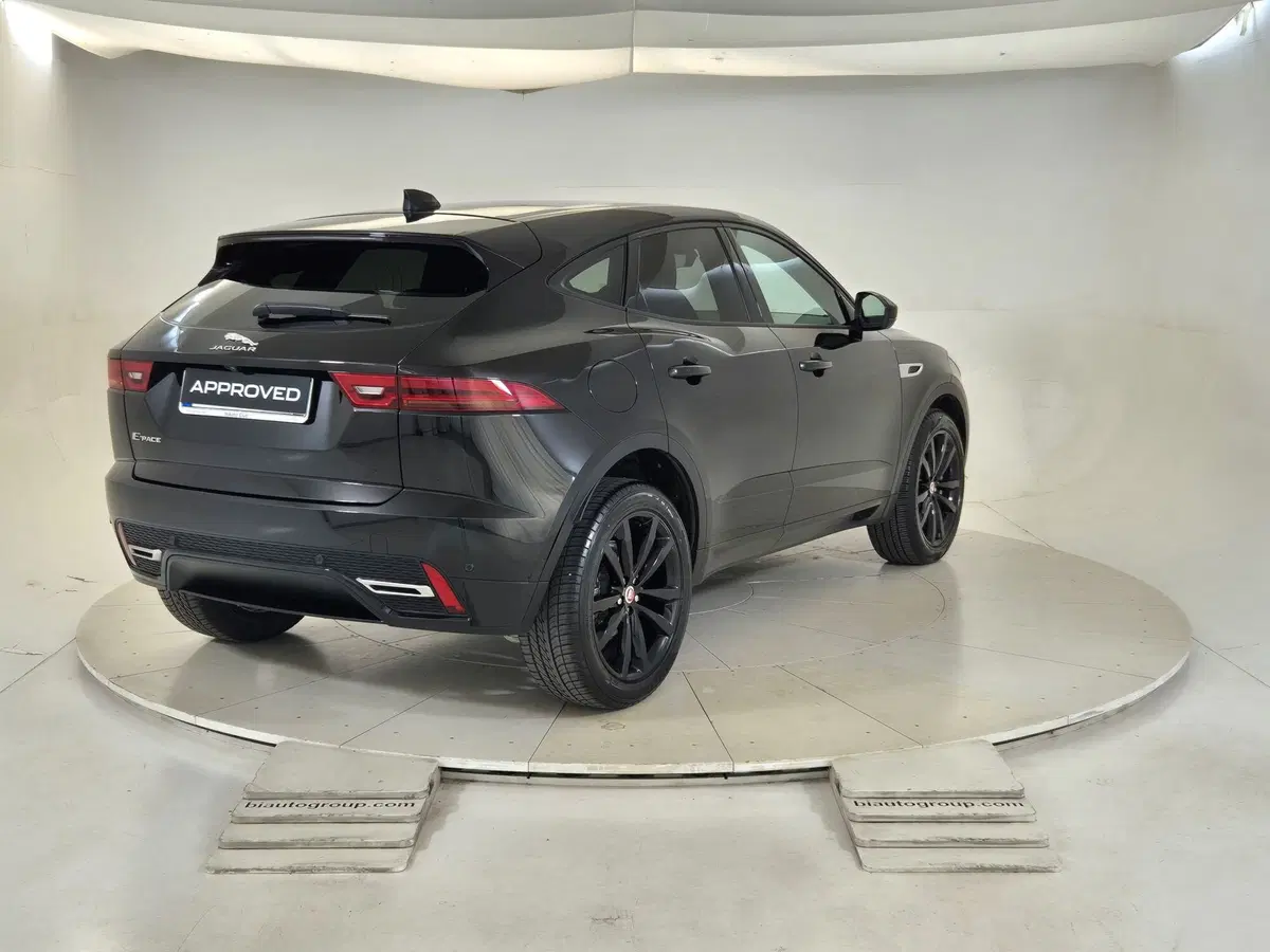 Jaguar E-Pace usata a Torino (2)