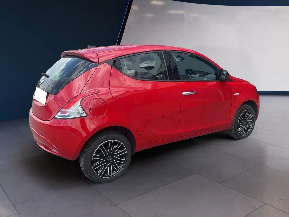 Lancia Ypsilon usata a Torino (4)