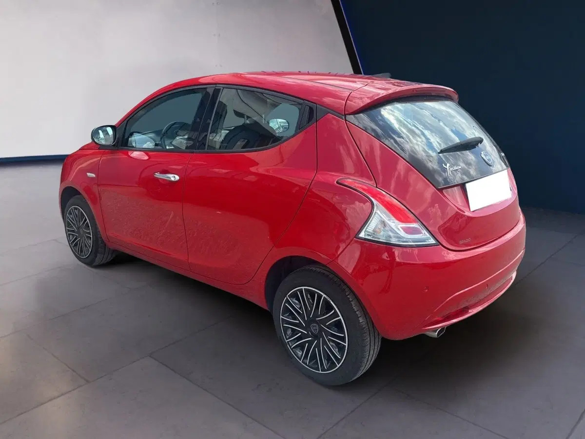 Lancia Ypsilon usata a Torino (6)