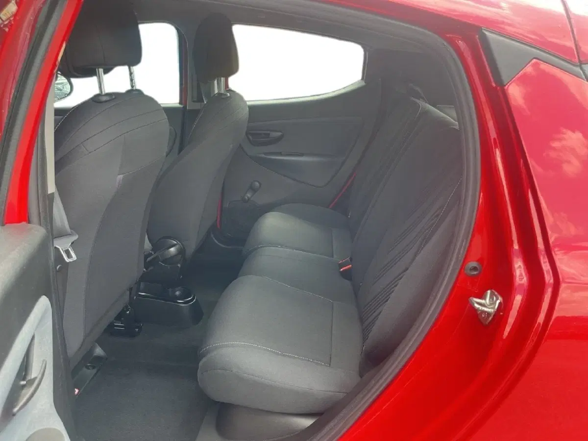 Lancia Ypsilon usata a Torino (8)
