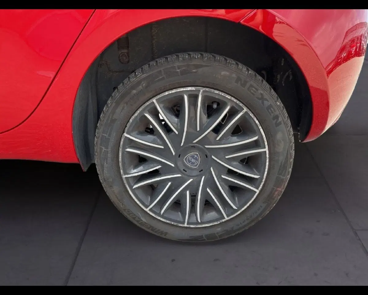 Lancia Ypsilon usata a Torino (14)