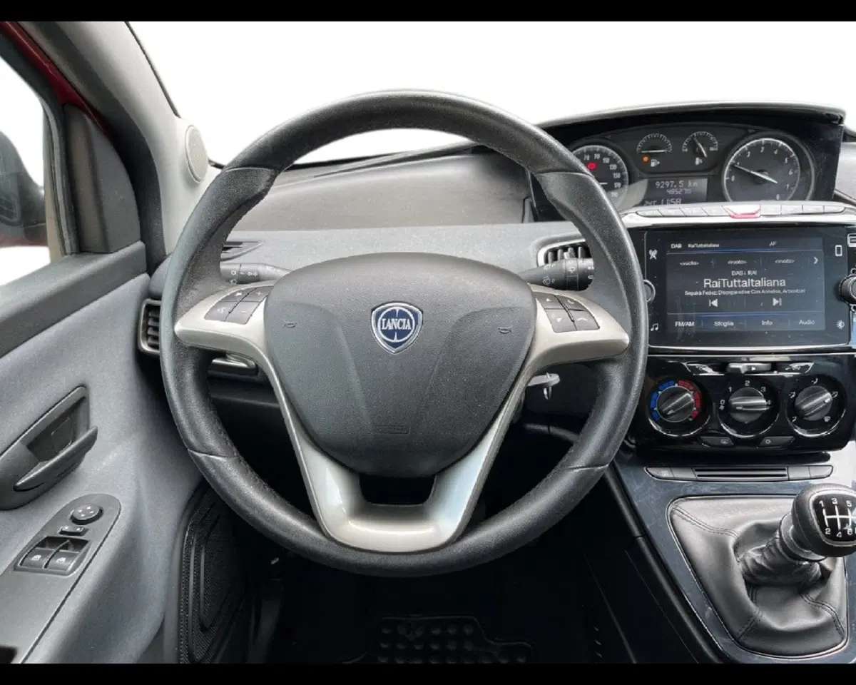 Lancia Ypsilon usata a Torino (4)