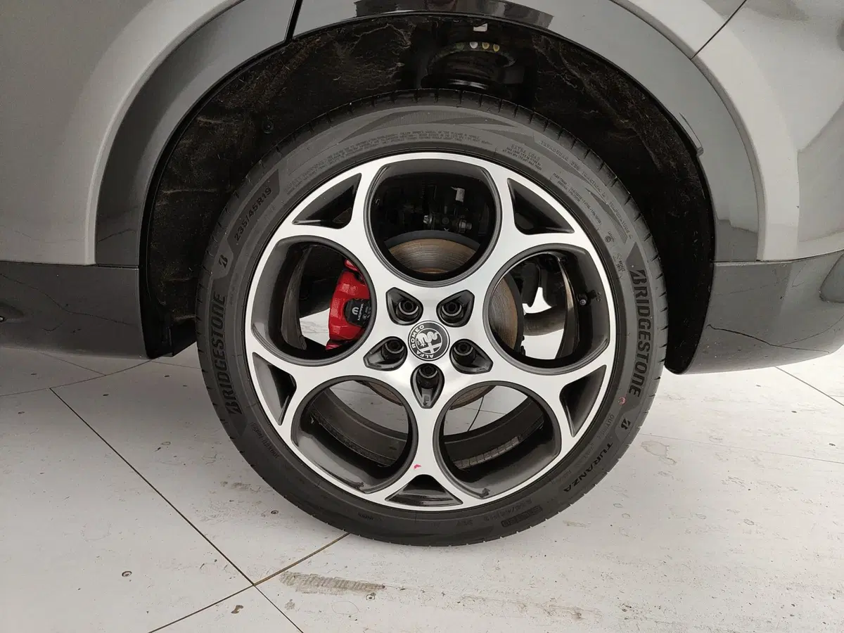 Alfa Romeo Tonale usata a Caserta (11)