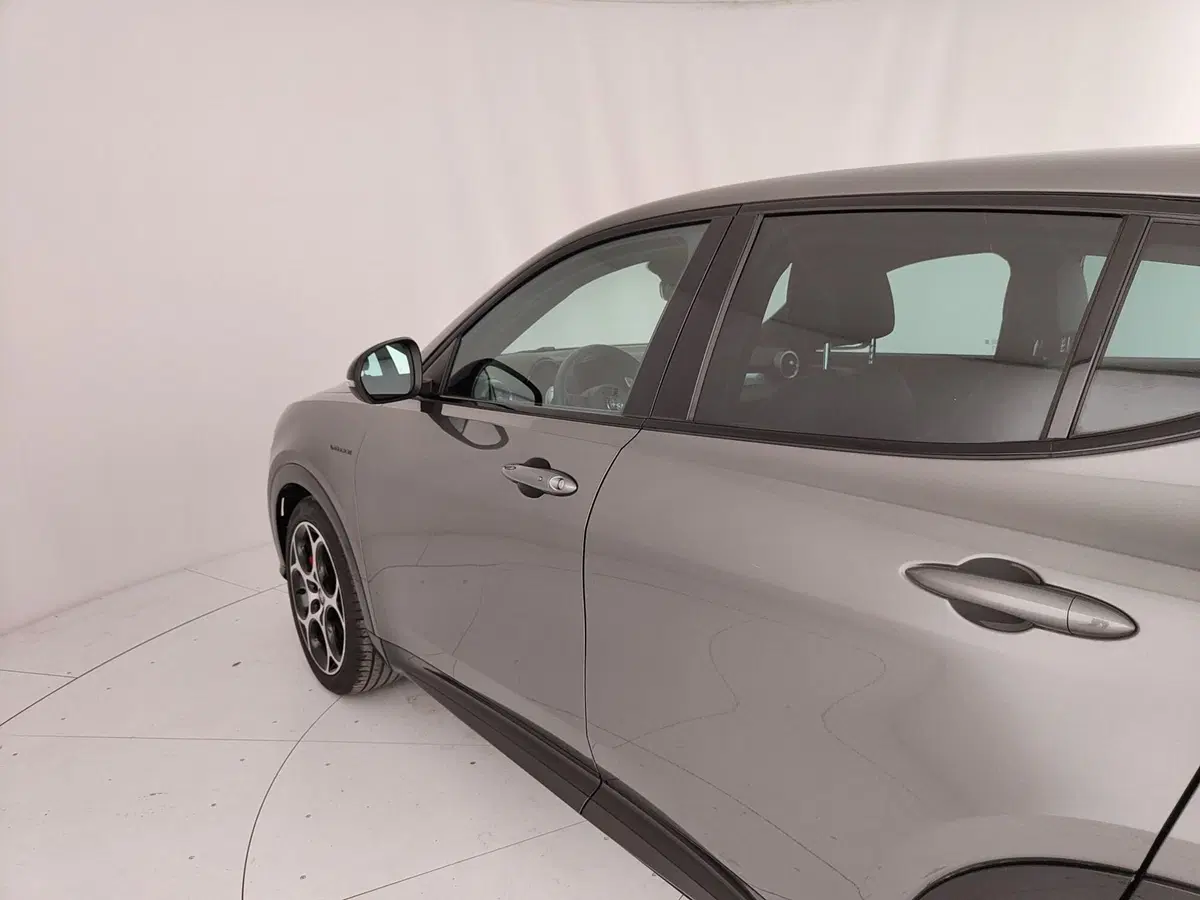 Alfa Romeo Tonale usata a Caserta (12)