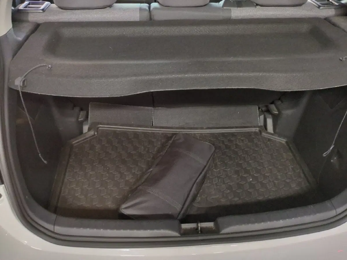 Toyota Yaris usata a Milano (11)