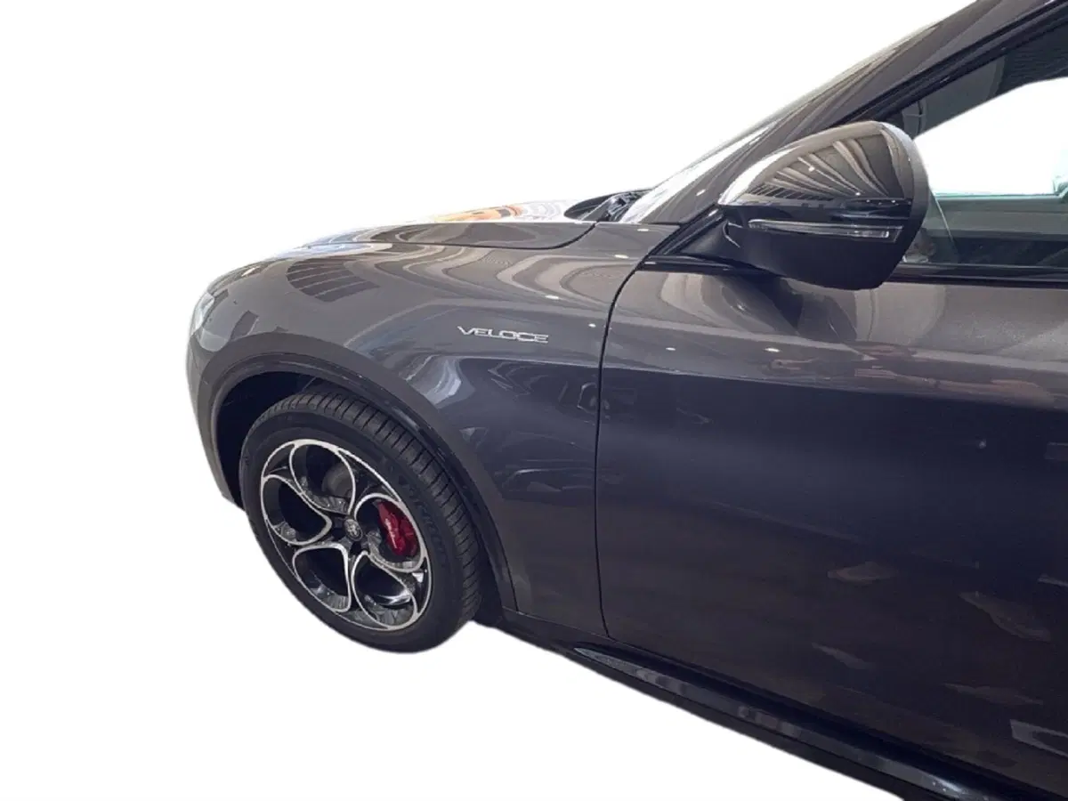 Alfa Romeo Stelvio nuova a Agrigento (12)