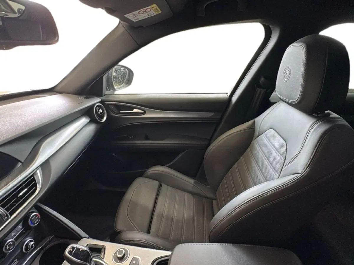 Alfa Romeo Stelvio nuova a Agrigento (17)