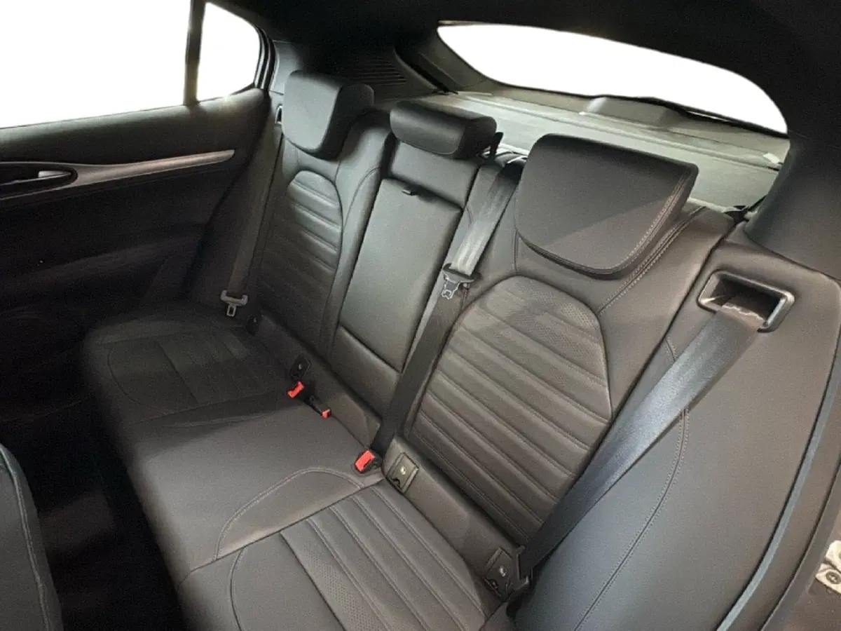 Alfa Romeo Stelvio nuova a Agrigento (19)