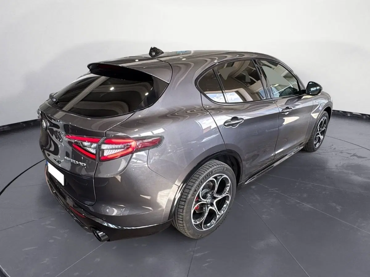 Alfa Romeo Stelvio nuova a Agrigento (6)