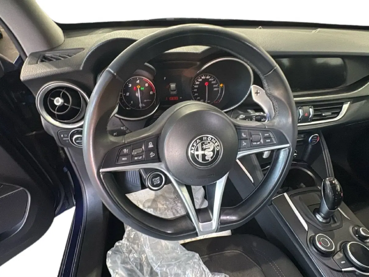 Alfa Romeo Stelvio usata a Agrigento (20)