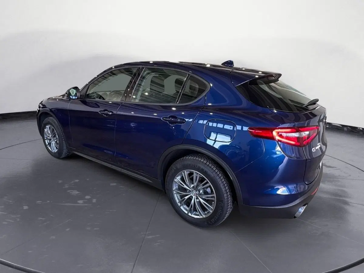 Alfa Romeo Stelvio usata a Agrigento (3)