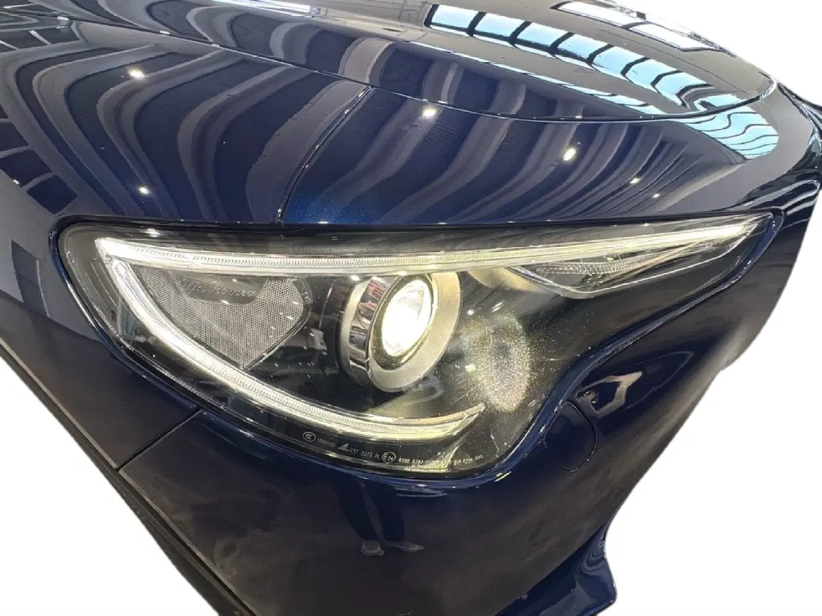 Alfa Romeo Stelvio usata a Agrigento (9)