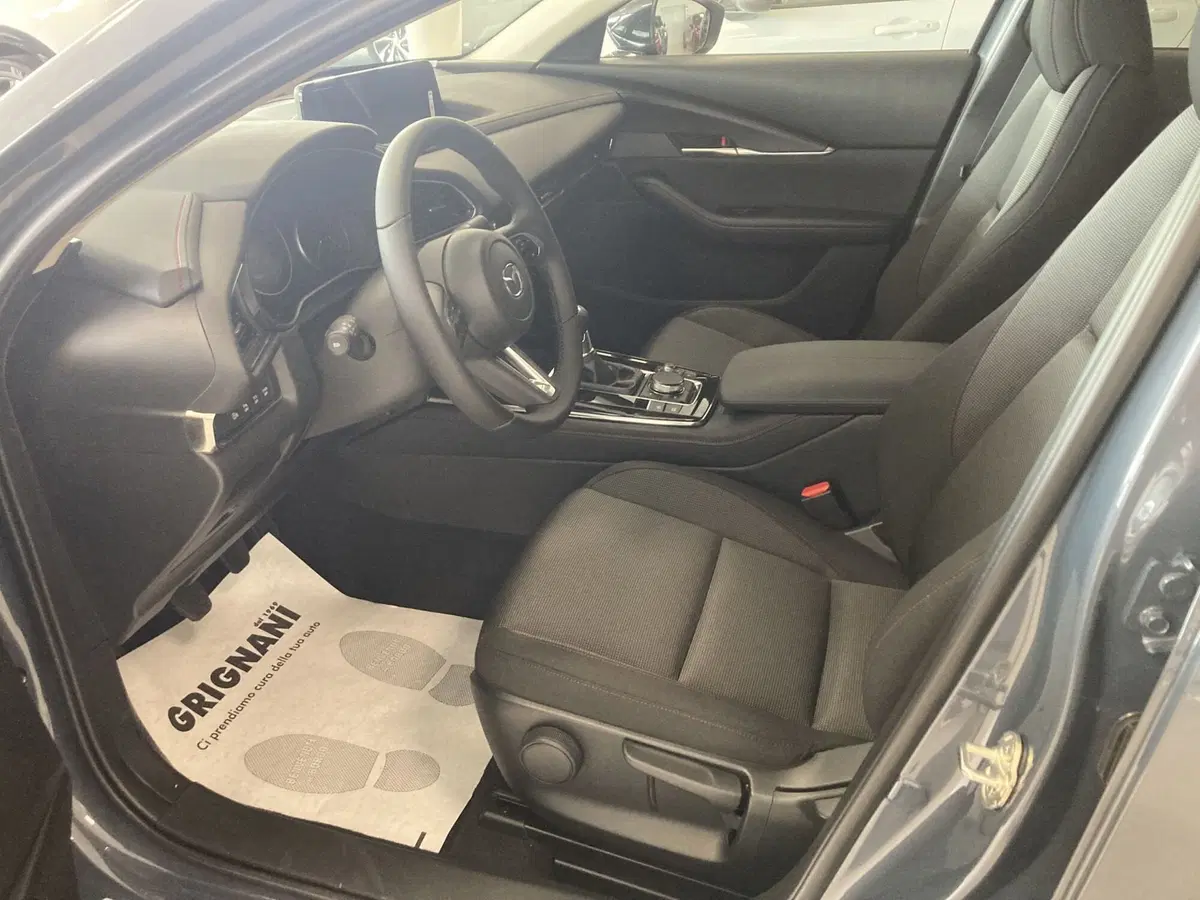 Mazda CX-30 nuova a Pavia (10)