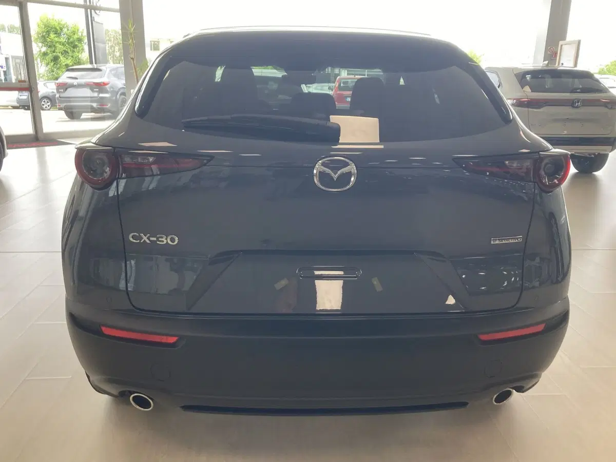 Mazda CX-30 nuova a Pavia (6)