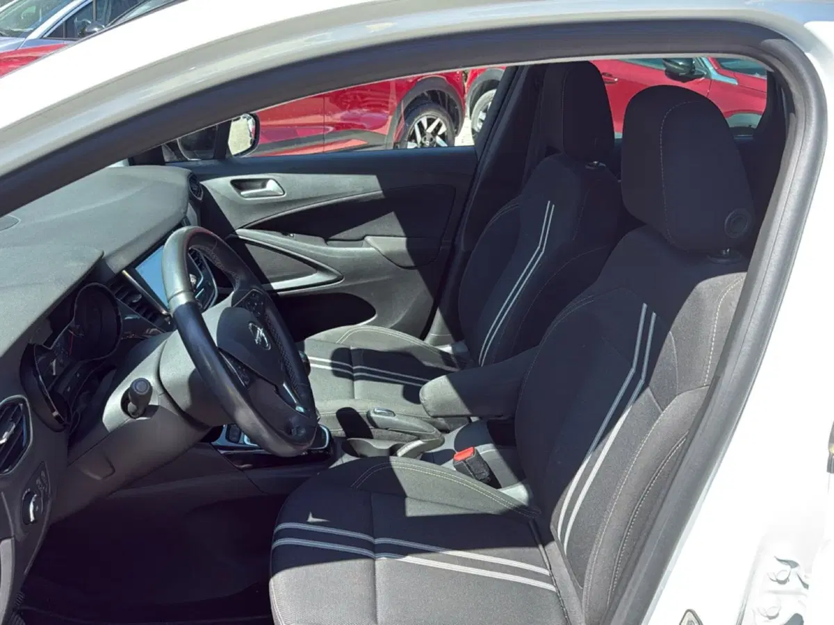 Opel Crossland usata a Ravenna (12)