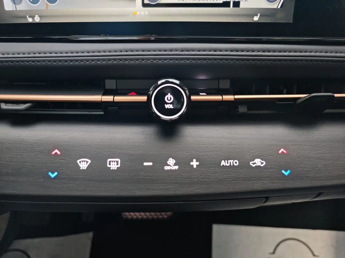 Nissan Ariya nuova a Bologna (12)