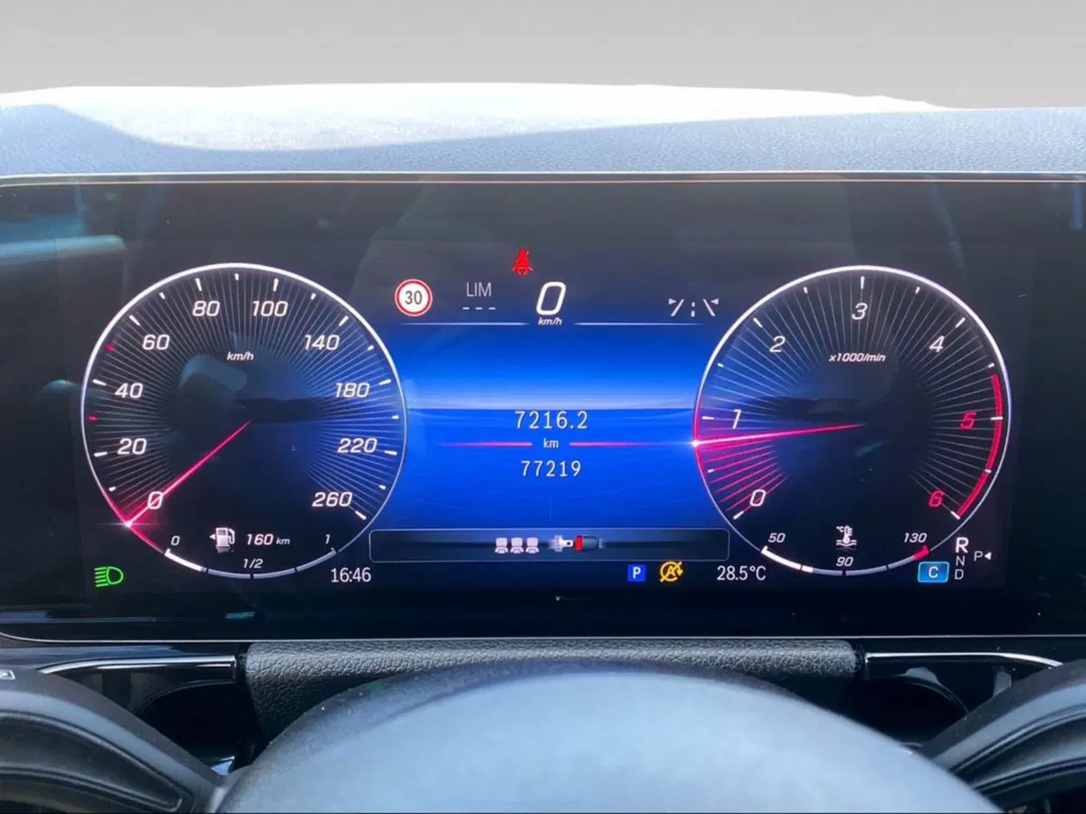 Mercedes-Benz GLA SUV usata a Pisa (8)