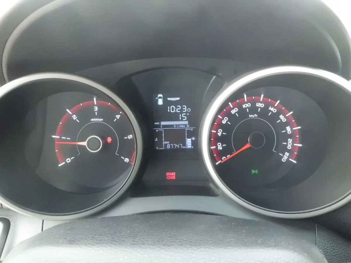 Ssangyong Tivoli usata a Pordenone (13)