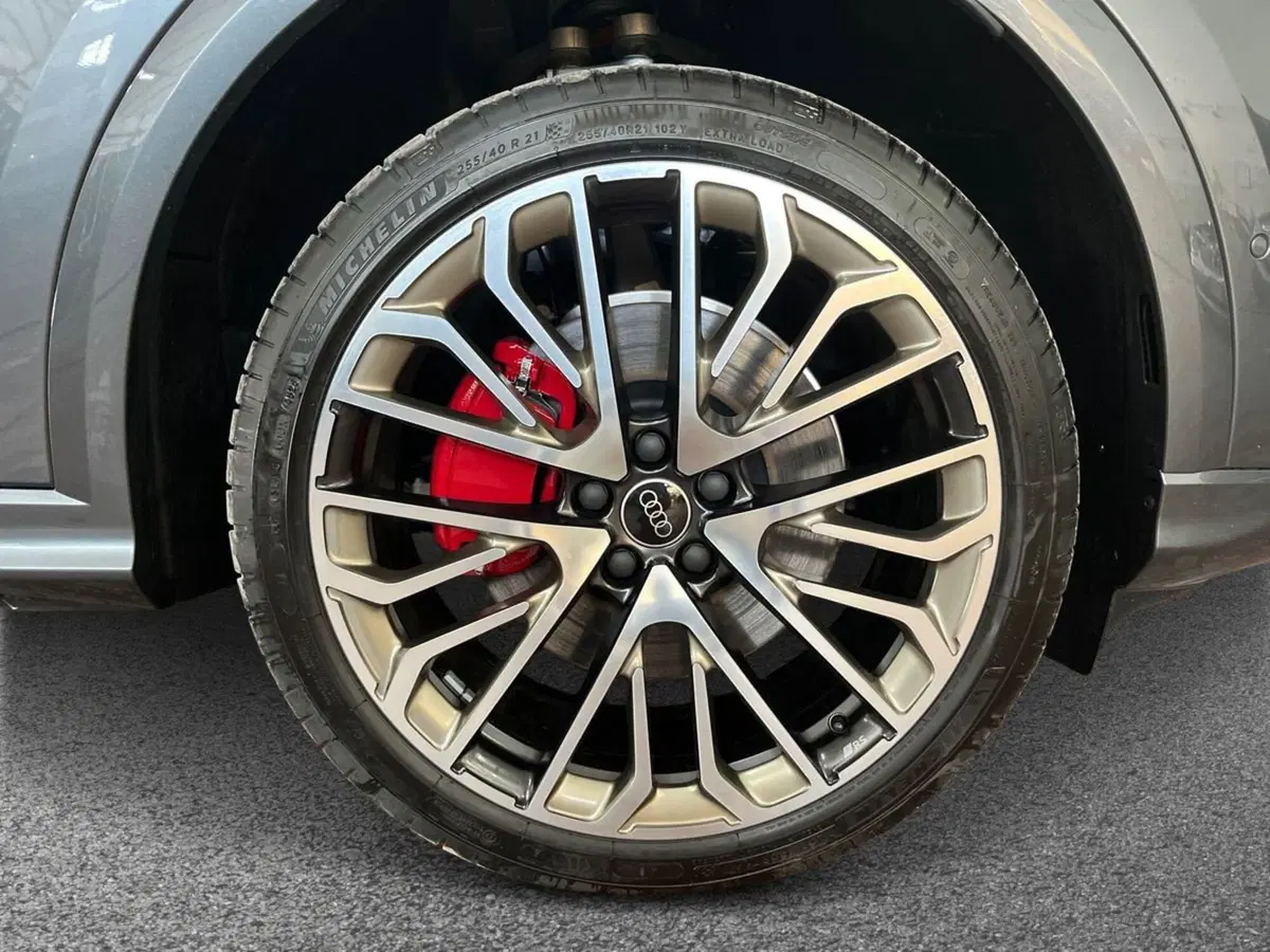 Audi Q5 Sportback nuova a Bari (6)