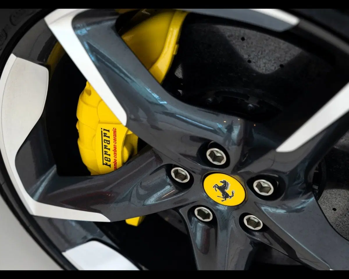 Ferrari Purosangue usata a Padova (12)
