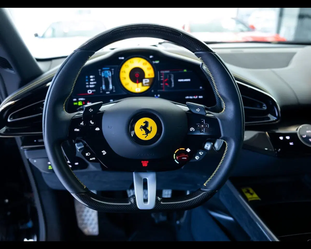 Ferrari Purosangue usata a Padova (17)