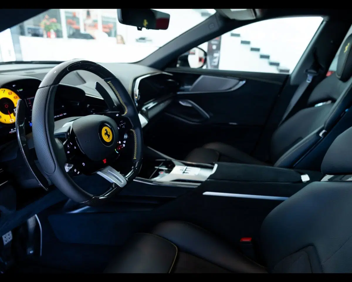 Ferrari Purosangue usata a Padova (5)
