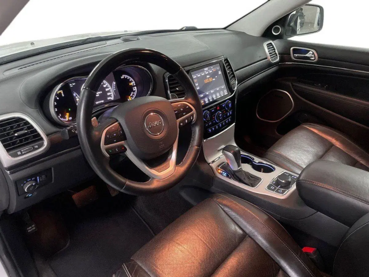 Jeep Grand Cherokee usata a Macerata (16)