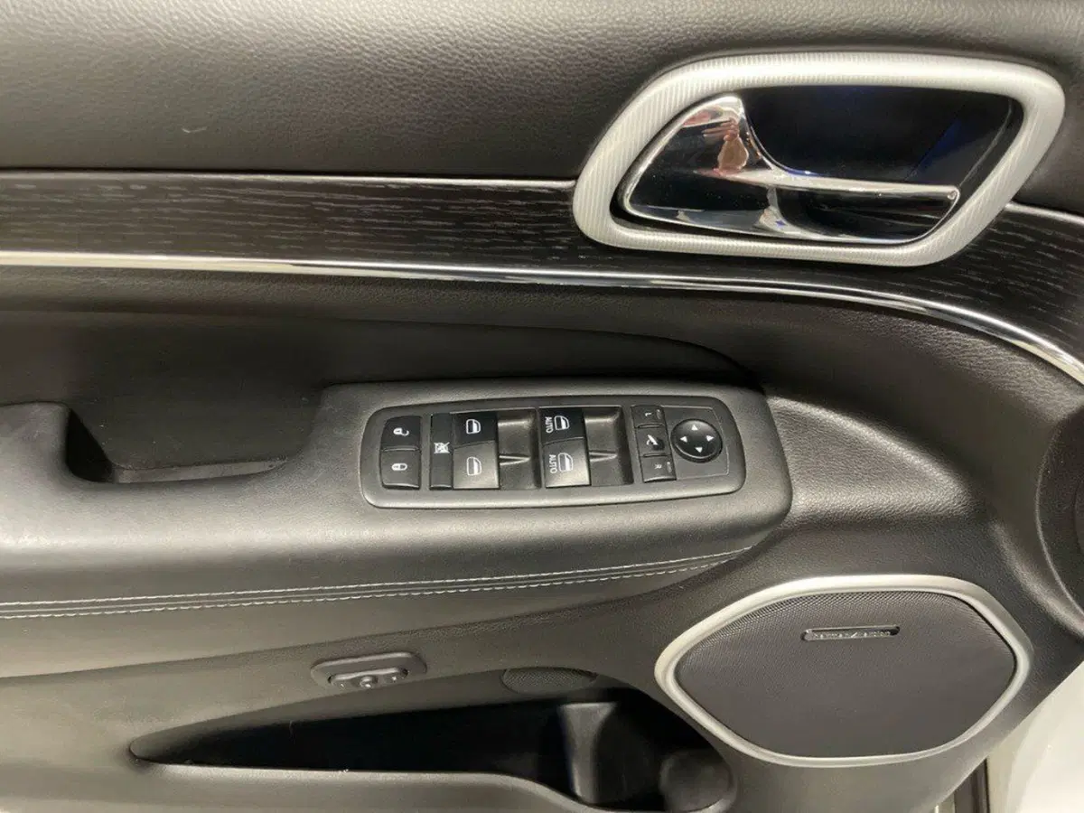 Jeep Grand Cherokee usata a Macerata (17)