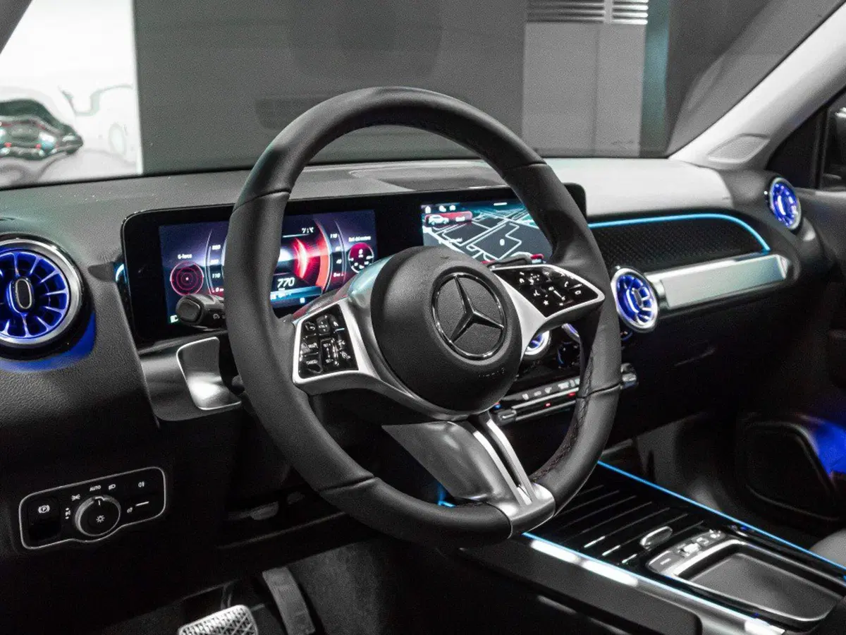 Mercedes-Benz GLB nuova a Ancona (12)