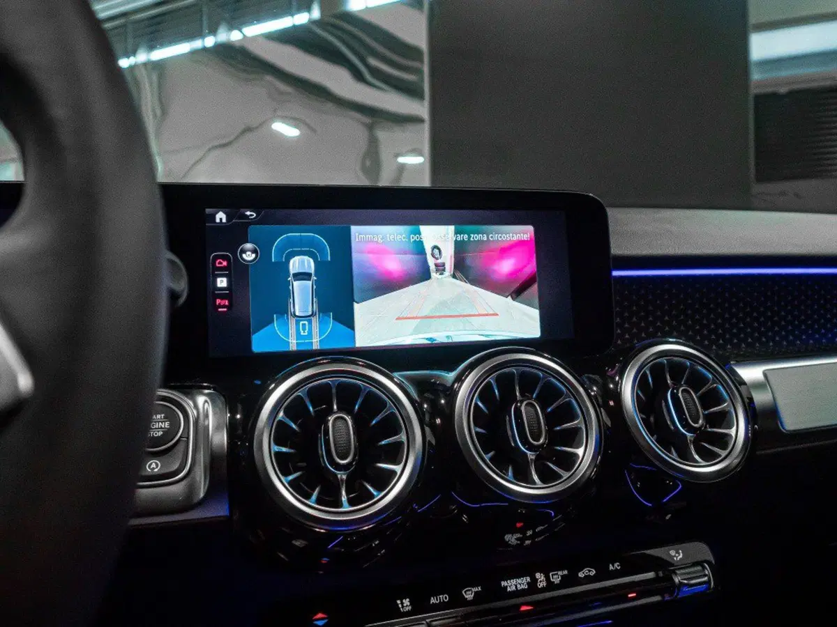 Mercedes-Benz GLB nuova a Ancona (16)