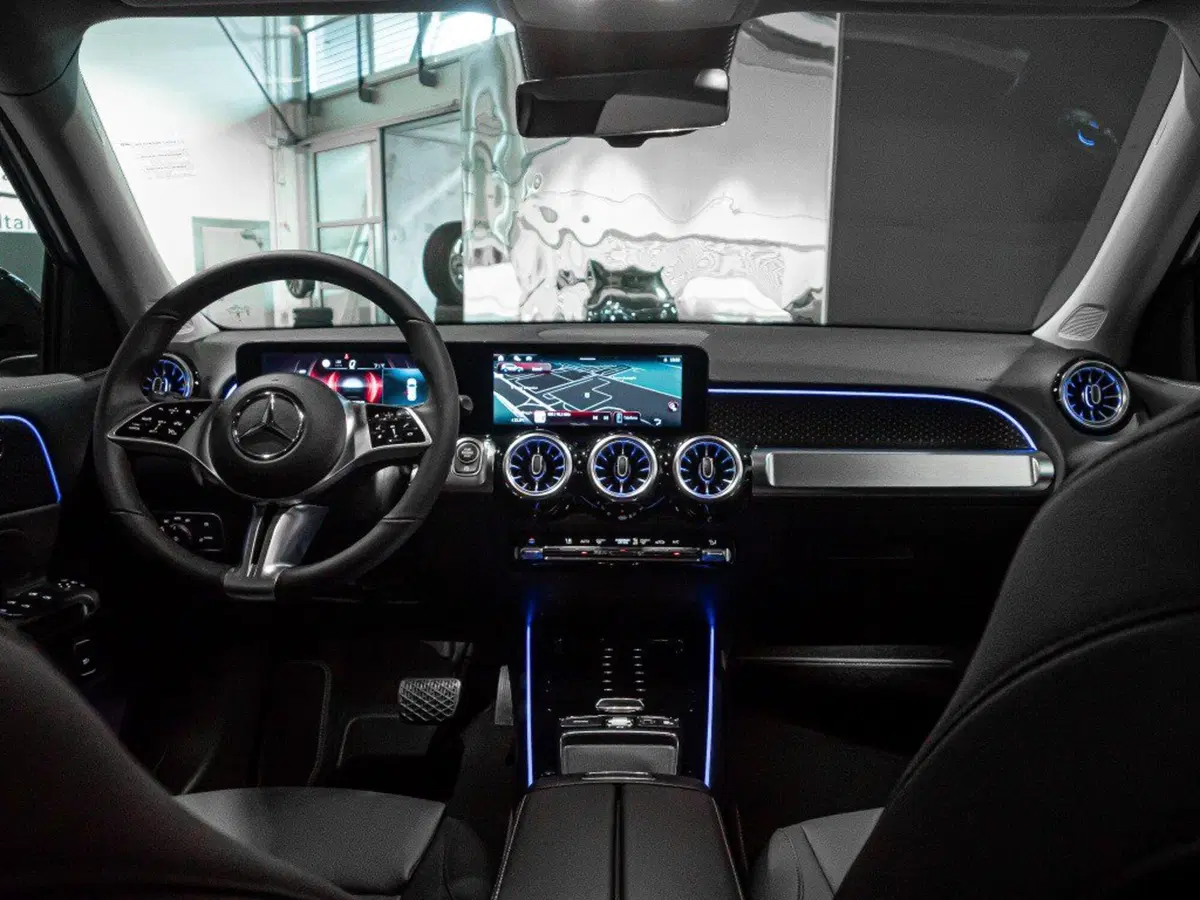 Mercedes-Benz GLB nuova a Ancona (17)