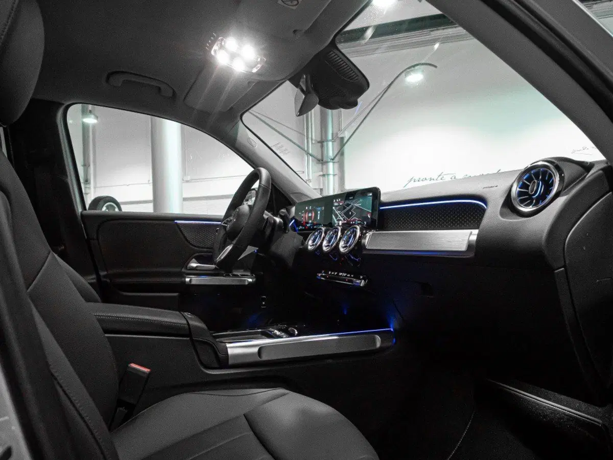 Mercedes-Benz GLB nuova a Ancona (18)