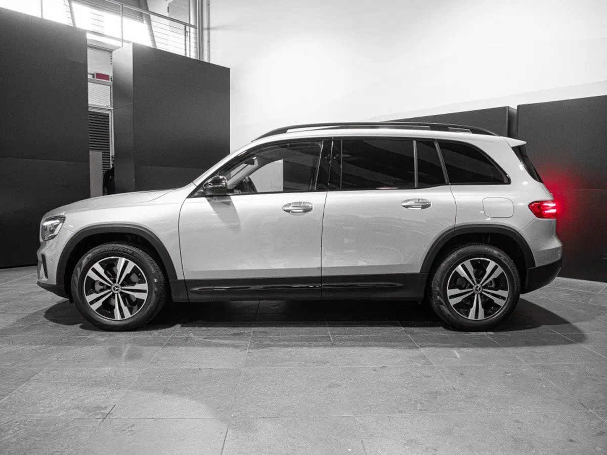 Mercedes-Benz GLB nuova a Ancona (2)