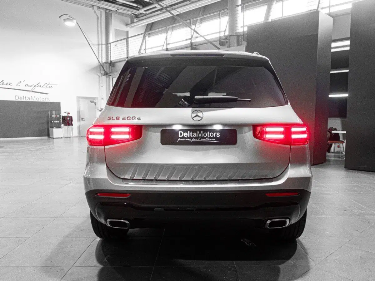 Mercedes-Benz GLB nuova a Ancona (3)