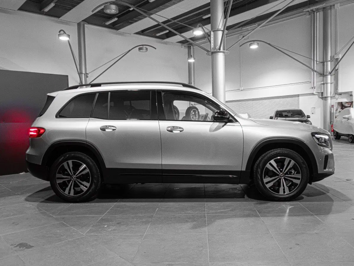 Mercedes-Benz GLB nuova a Ancona (4)
