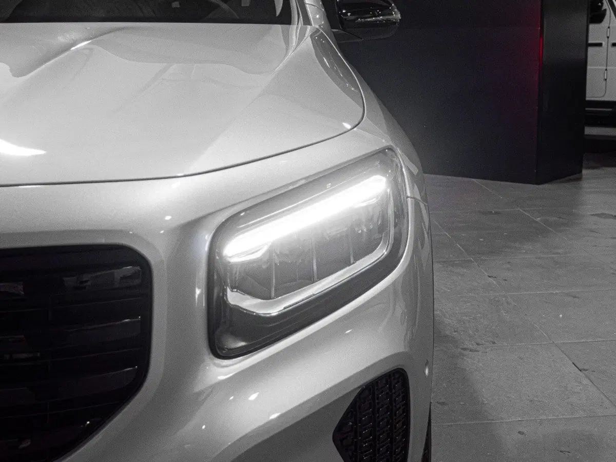 Mercedes-Benz GLB nuova a Ancona (6)