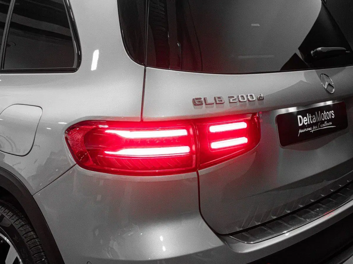 Mercedes-Benz GLB nuova a Ancona (8)