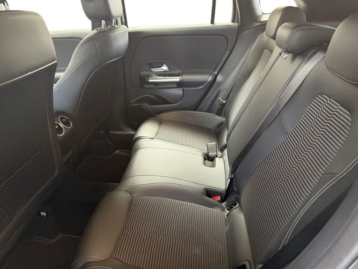 Mercedes-Benz GLA SUV usata a Napoli (14)