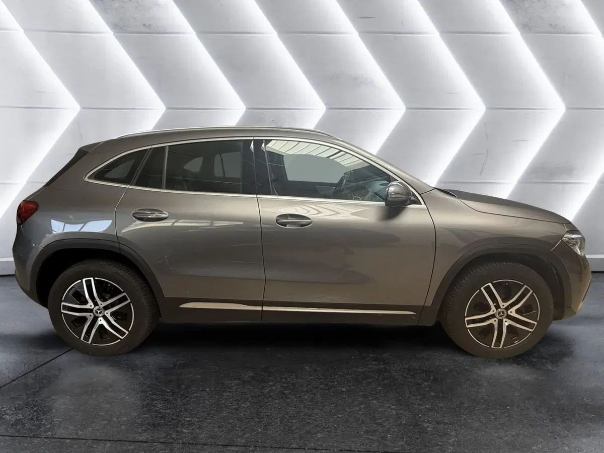 Mercedes-Benz GLA SUV usata a Napoli (4)