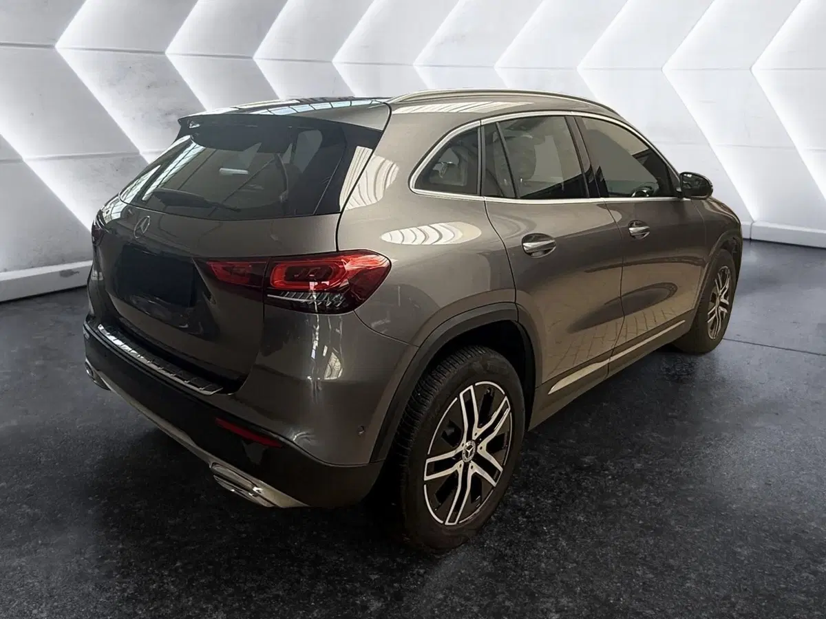 Mercedes-Benz GLA SUV usata a Napoli (6)