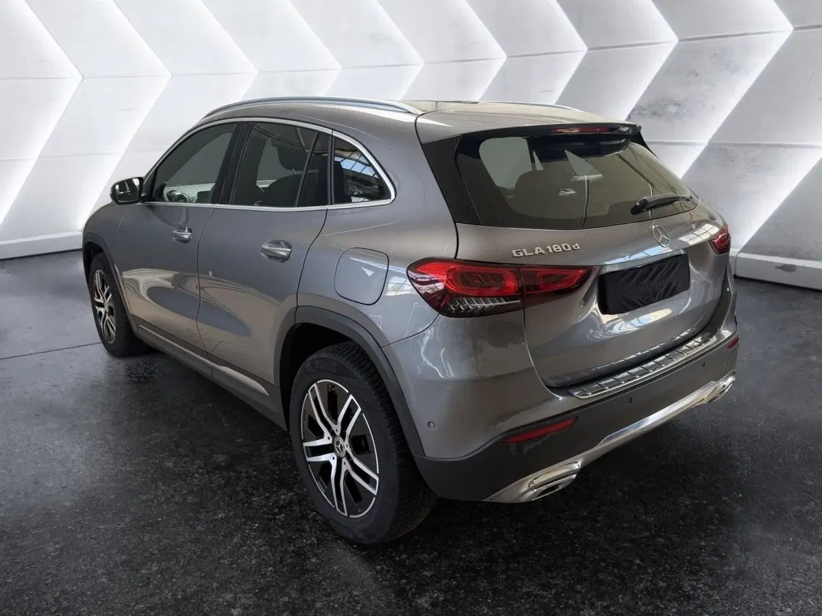 Mercedes-Benz GLA SUV usata a Napoli (7)